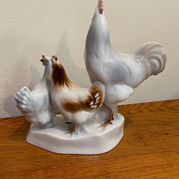 Zsolnay Hungary Chicken Figurine - Picture 4 of 5